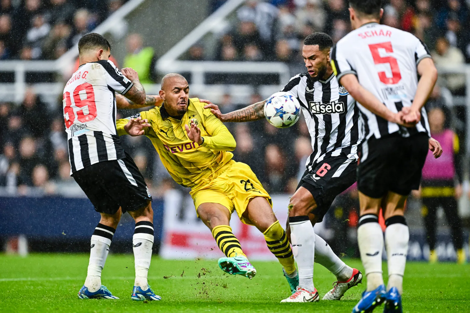 Le Borussia Dortmund accepte une offre de 21 millions de livres sterling pour Donyell Malen d’un autre club au milieu de l’intérêt de Newcastle United