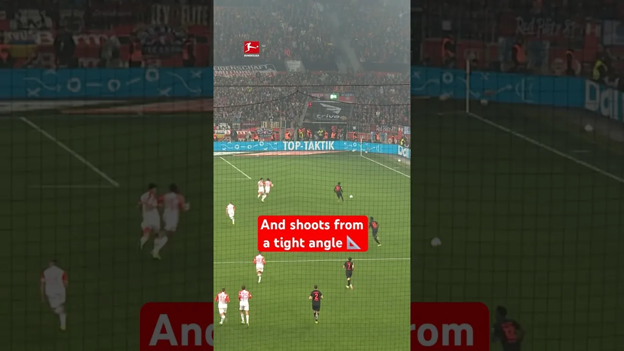 Frimpong surprend Neuer à longue distance😳😤