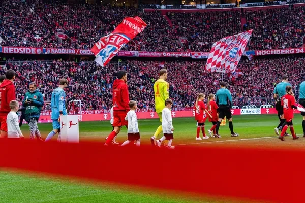 Manchester United a un intérêt « très sérieux » pour l’ailier de Bundesliga, son contrat expire en 2025