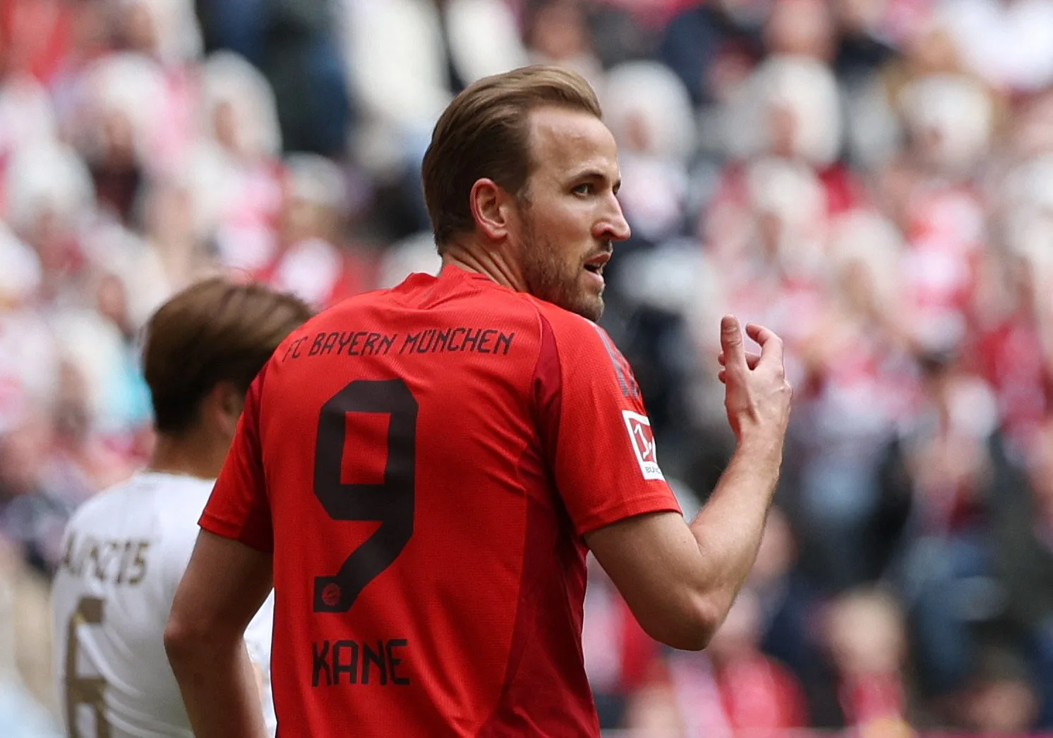 Harry Kane, Bundesliga | Kane réagit vigoureusement: – Il y a de la folie