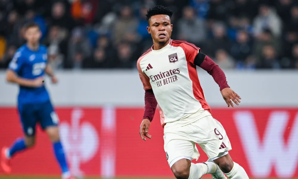 Gift Orban signera une Bundesliga