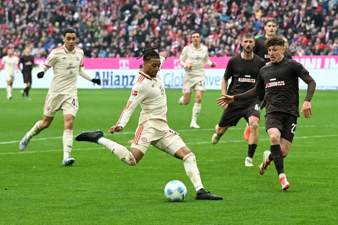Bundesliga : Thomas Müller charmé par Michael Olise