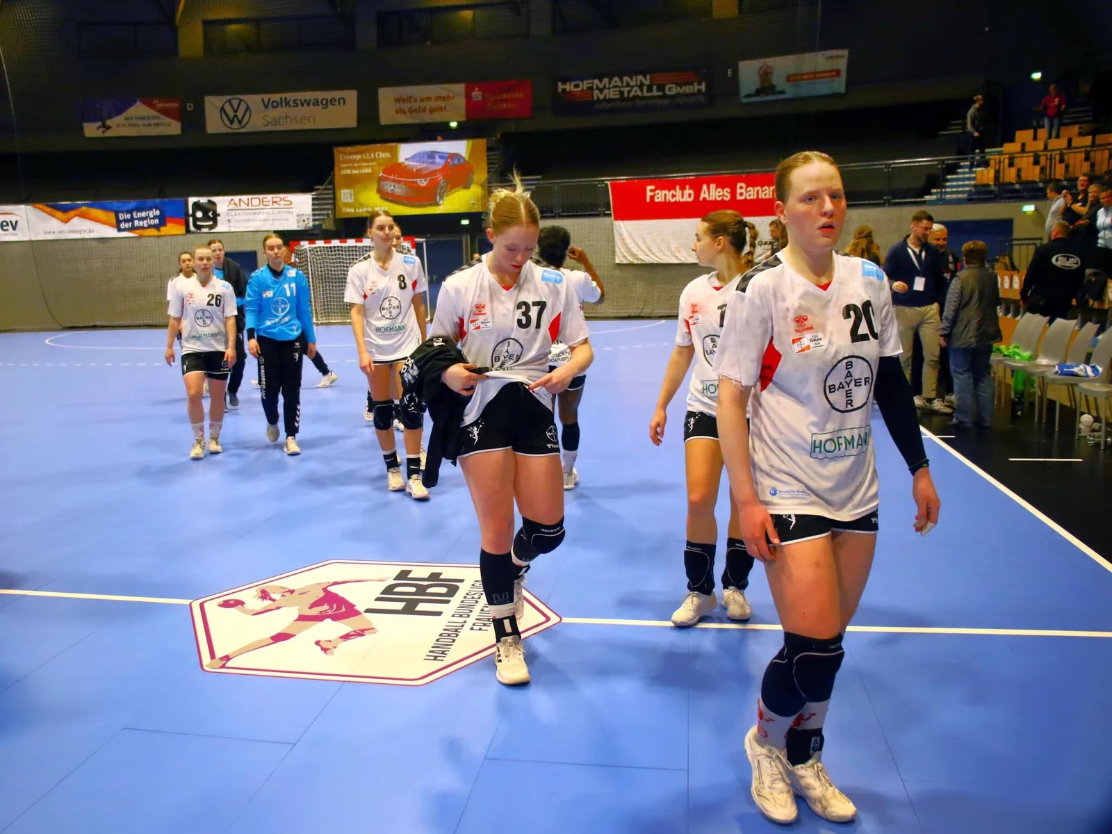 Mode fou dans les femmes de Handball Bundesliga: Bayer Leverkusen parvient-il à rester dans la saison avec les premières victoires de la saison?