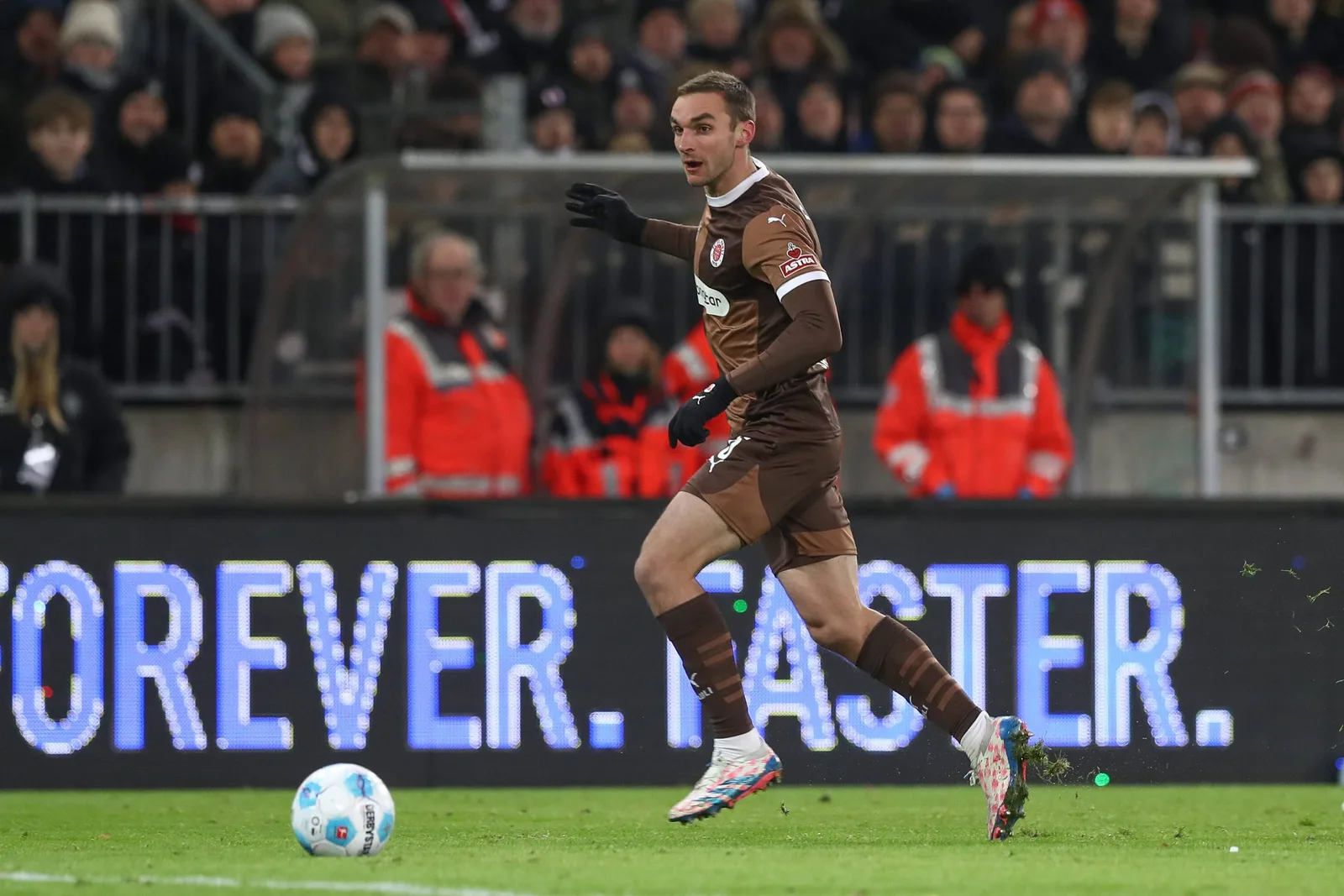 James Sands et Noahkai Banks font leurs débuts en Bundesliga