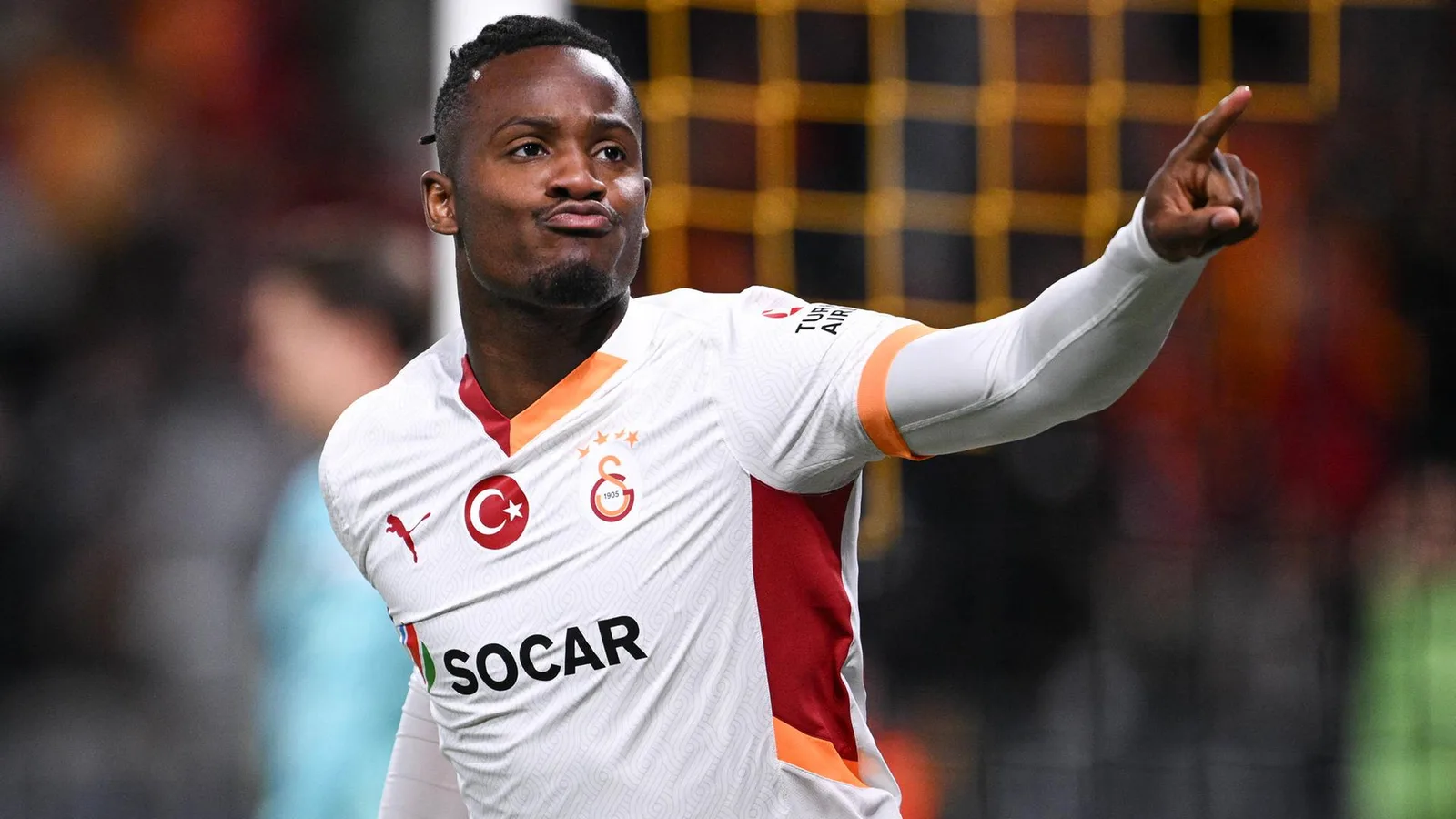 Bathshuayi s’entraîne déjà avec ➤ News d’Eintracht Frankfurt: News in the Bundesliga-Ticker | Hessenschau.de