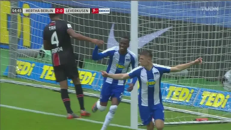 DODI LUKEBAKIO après un excellent jeu et l’aide de Krzysztof Páatek à Minute 54 – Tudn
