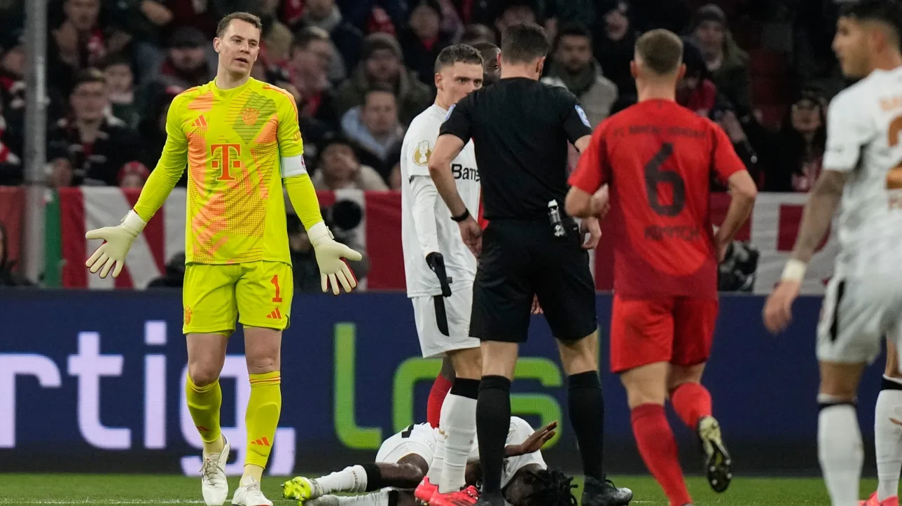 Bundesliga : Manuel Neuer écope d’un premier carton rouge en plus de 850 matchs