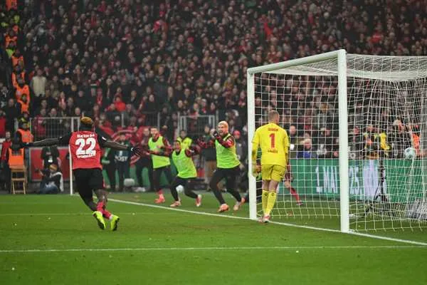 Pacte maintenu: Bayer Leverkusen attache des ajouts et enlève la colonie de la Coupe allemande en extension | Football allemand